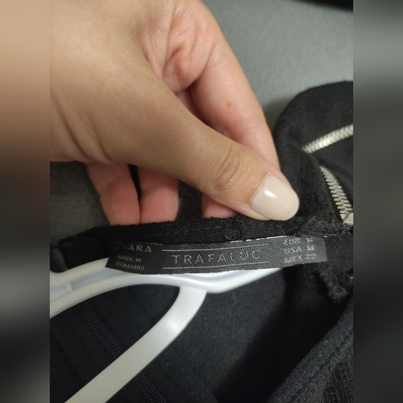 Minimal pocket front black romper, M - Picture 2 of 4